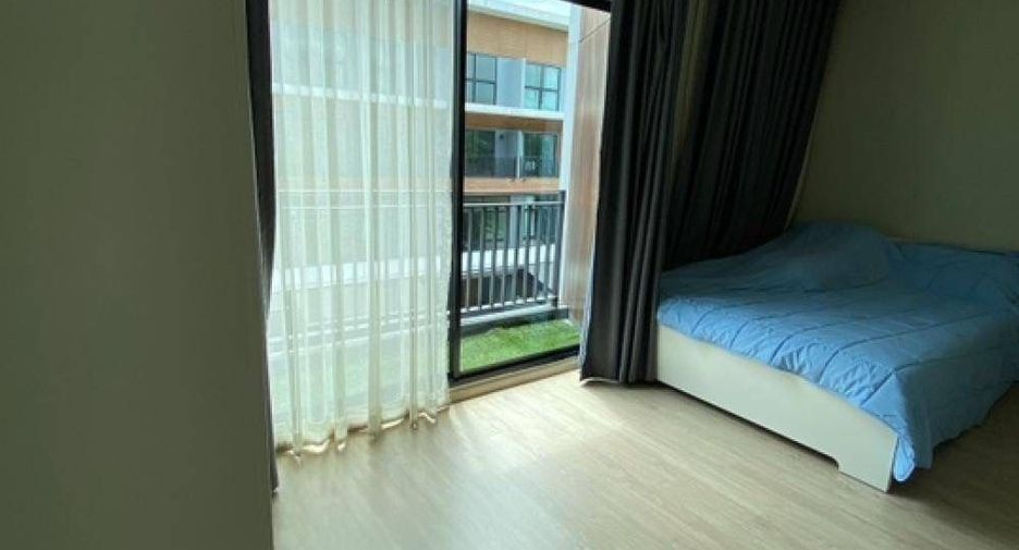 For rent 3 bedrooms townhouse in Suan Luang, Bangkok