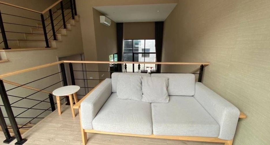 For rent 3 bedrooms townhouse in Suan Luang, Bangkok