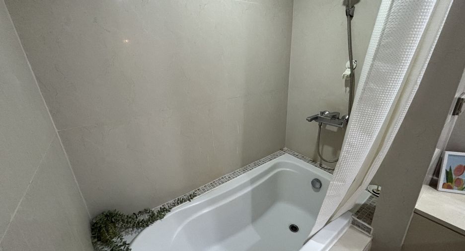 For rent 1 bed condo in Khlong Toei, Bangkok