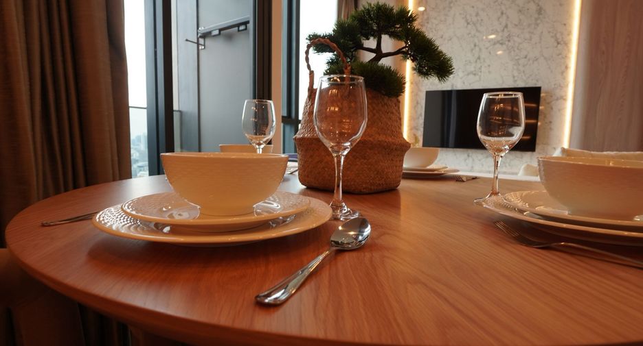 For sale 2 bedrooms condo in Khlong Toei, Bangkok