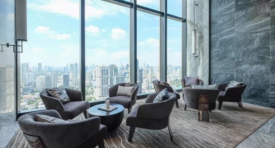 For sale 2 bedrooms condo in Khlong Toei, Bangkok