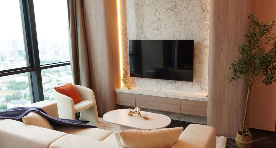 For sale 2 bedrooms condo in Khlong Toei, Bangkok