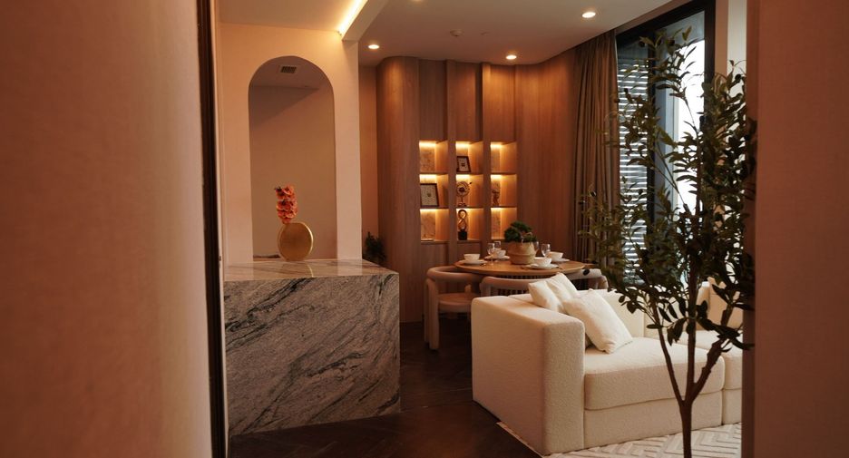 For sale 2 bedrooms condo in Khlong Toei, Bangkok