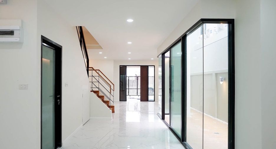 À vendre 3 chambres maison à Bang Na, Bangkok