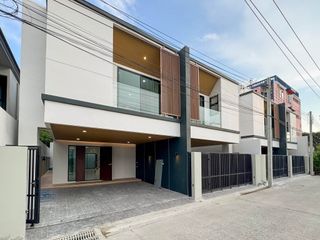 À vendre 3 chambres maison à Bang Na, Bangkok