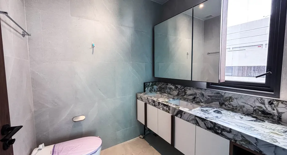 For sale 2 bedrooms condo in Sathon, Bangkok