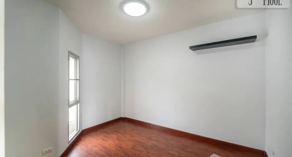 For rent 3 ベッドルーム townhouse in Mueang Samut Prakan, Samut Prakan