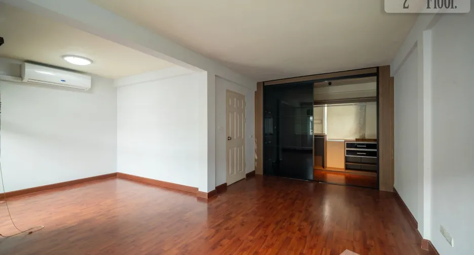 For rent 3 ベッドルーム townhouse in Mueang Samut Prakan, Samut Prakan