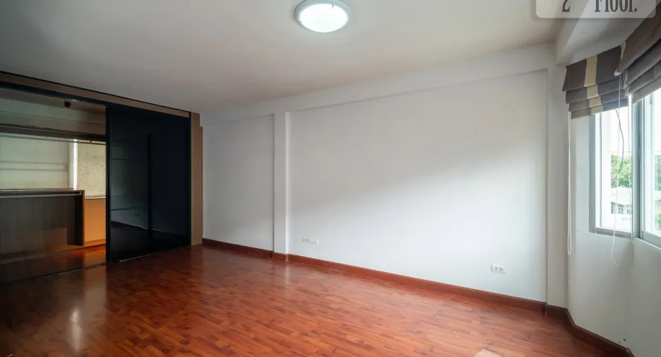 For rent 3 ベッドルーム townhouse in Mueang Samut Prakan, Samut Prakan