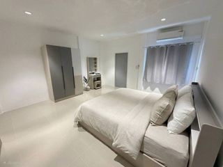 For rent 3 bedrooms townhouse in Bang Na, Bangkok