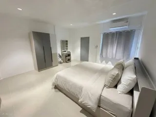For rent 3 bedrooms townhouse in Bang Na, Bangkok