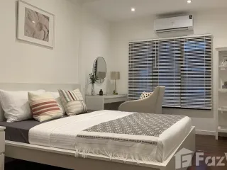 For rent 3 bedrooms townhouse in Watthana, Bangkok