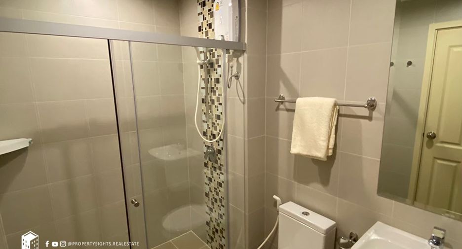 For rent 2 bedrooms condo in Huai Khwang, Bangkok