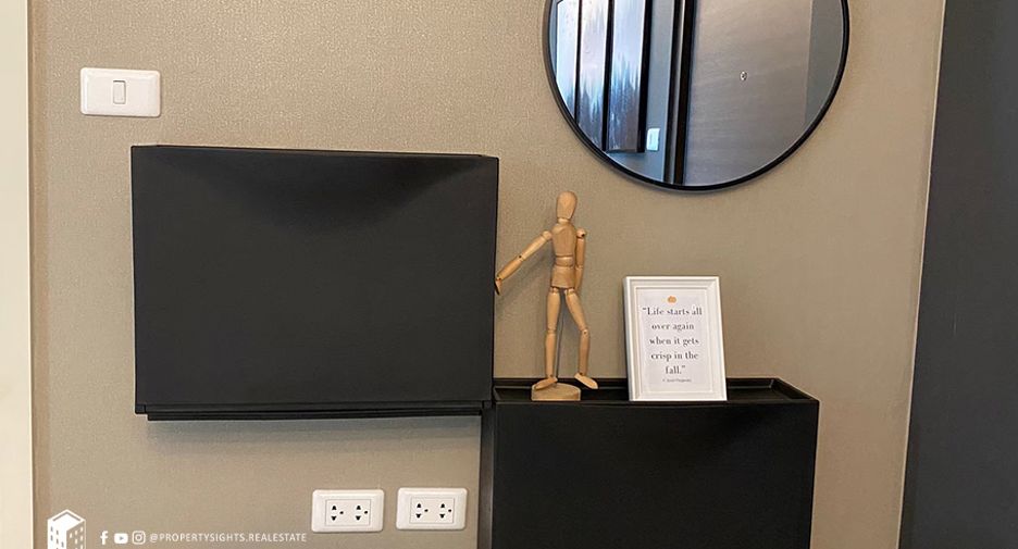For rent 2 bedrooms condo in Huai Khwang, Bangkok
