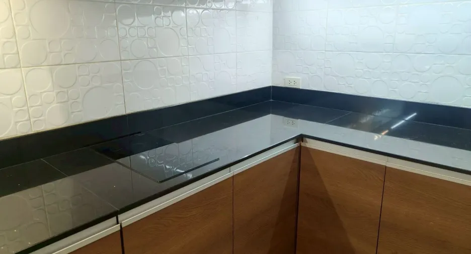 Condo en alquiler de 2 habitaciones en Phra Khanong, Bangkok