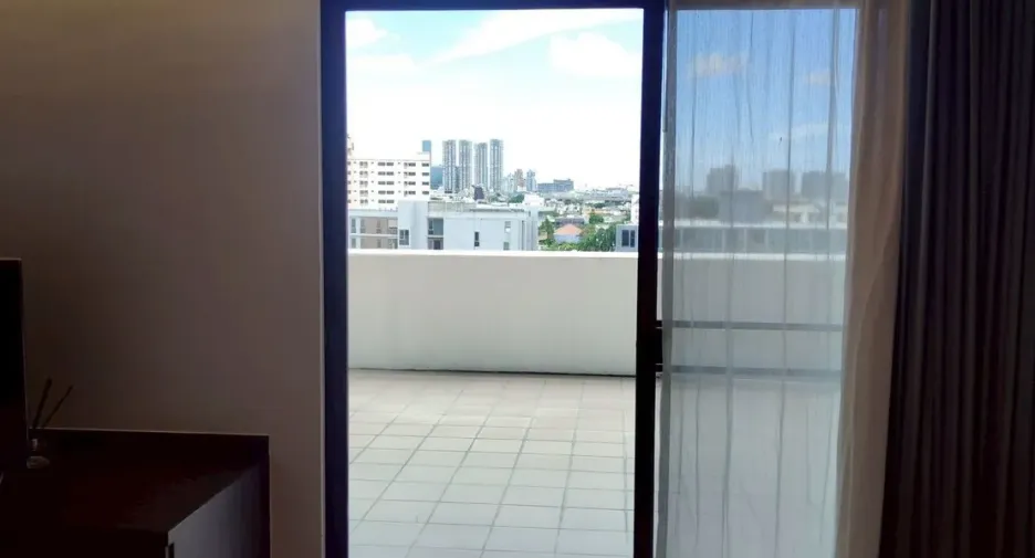 Condo en alquiler de 2 habitaciones en Phra Khanong, Bangkok