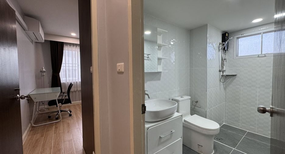 For rent 2 bedrooms condo in Bang Na, Bangkok