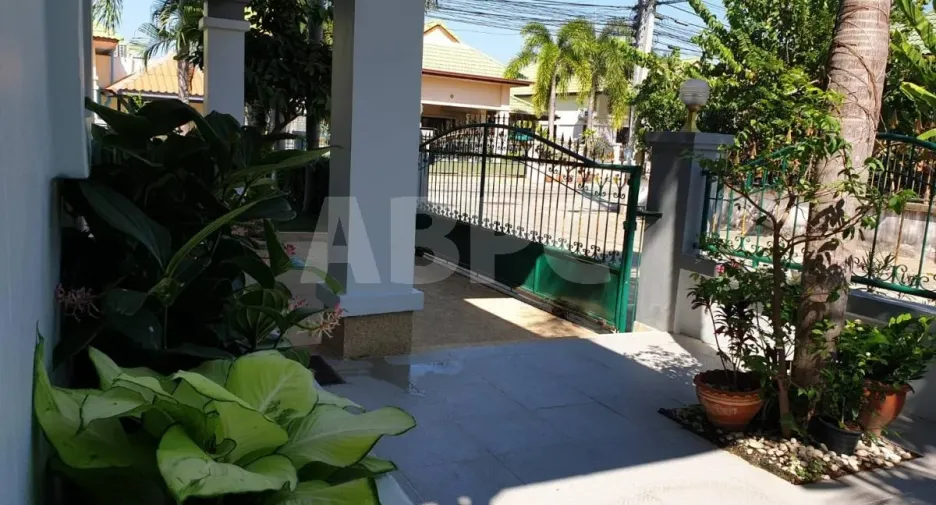 For rent and for sale 3 bedrooms house in Bang Lamung, Chonburi