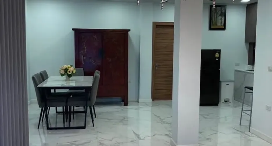 For rent 3 bedrooms townhouse in Watthana, Bangkok