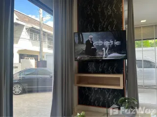 For rent 3 bedrooms townhouse in Watthana, Bangkok