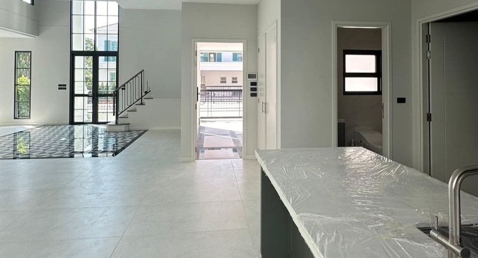 For rent 5 bedrooms house in Bang Phli, Samut Prakan