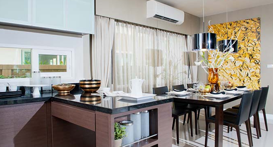 Casa en venta de 4 habitaciones en Bang Khun Thian, Bangkok