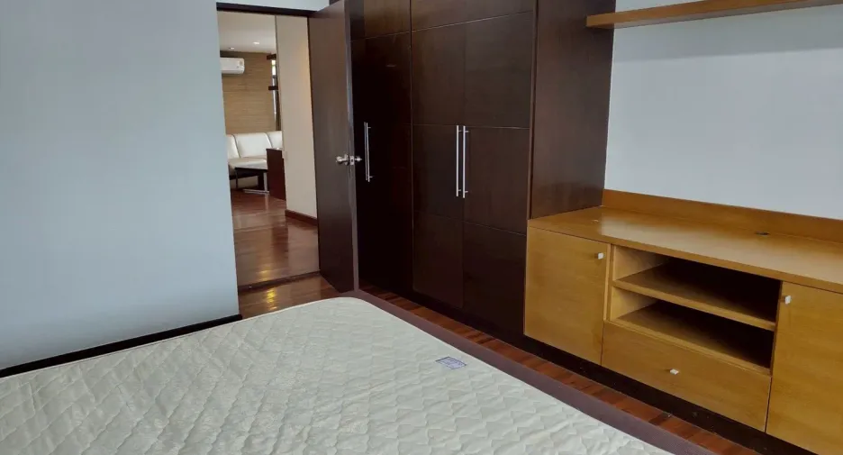 Condo en alquiler de 2 habitaciones en Phra Khanong, Bangkok