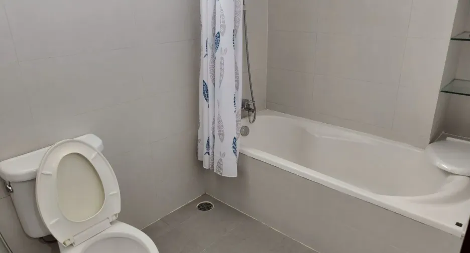 Condo en alquiler de 2 habitaciones en Phra Khanong, Bangkok