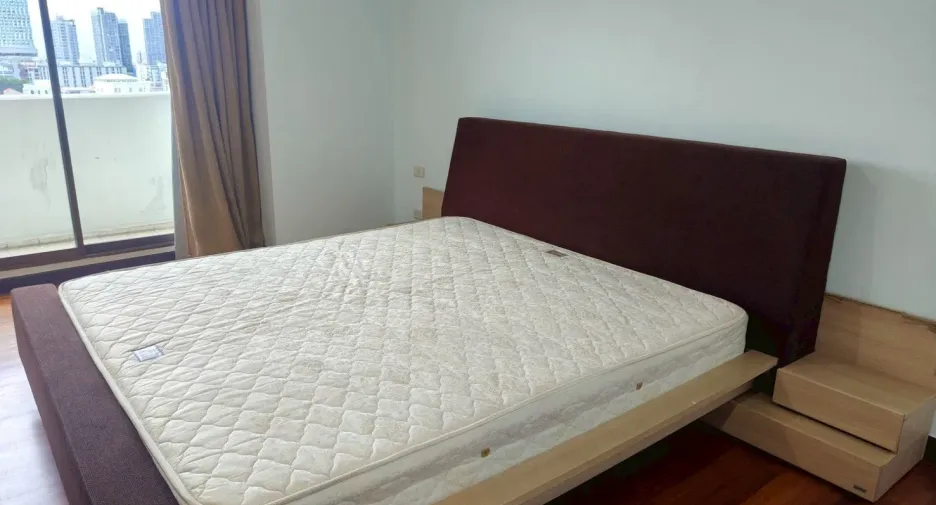Condo en alquiler de 2 habitaciones en Phra Khanong, Bangkok