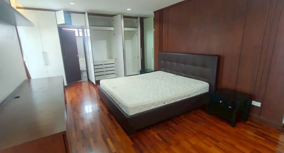 Condo en alquiler de 2 habitaciones en Phra Khanong, Bangkok