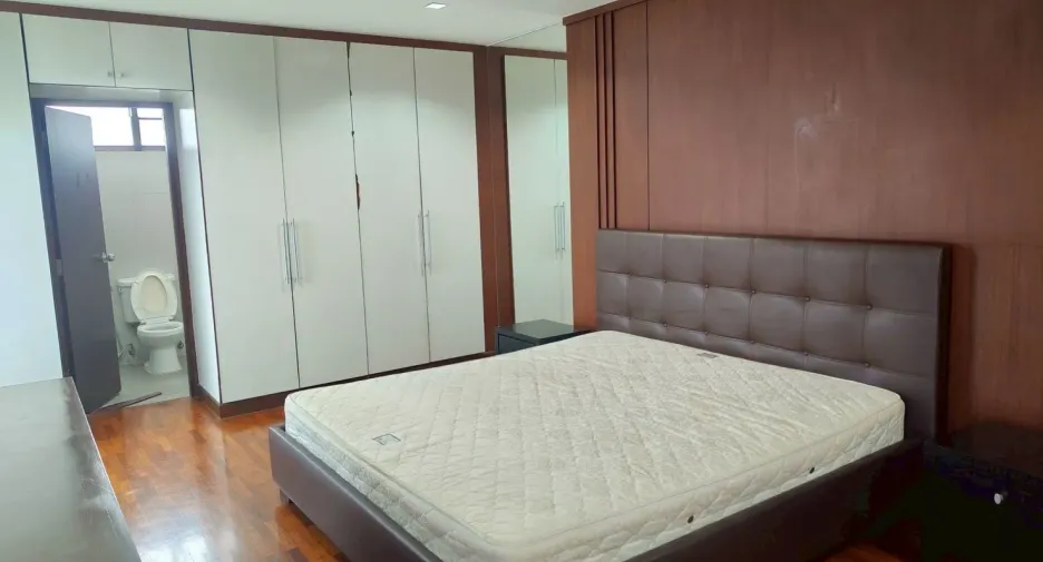 Condo en alquiler de 2 habitaciones en Phra Khanong, Bangkok