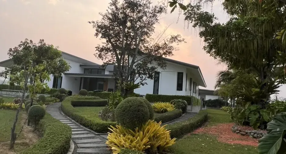 For sale 4 bedrooms villa in Doi Saket, Chiang Mai