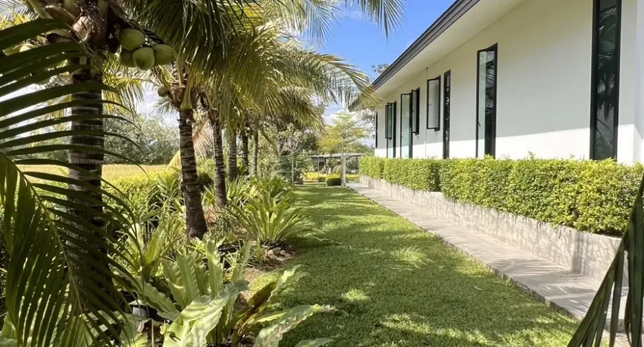 For sale 4 bedrooms villa in Doi Saket, Chiang Mai
