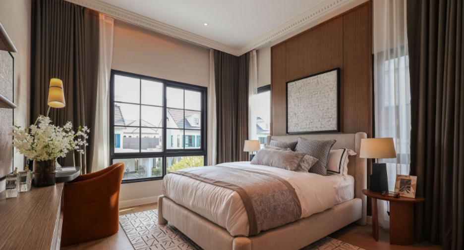 For sale 5 bedrooms house in Saphan Sung, Bangkok