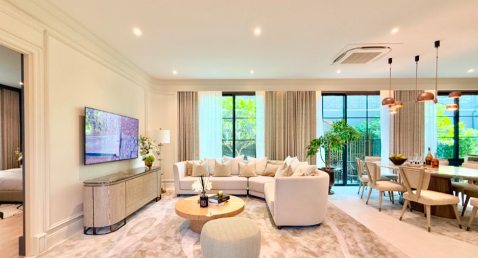 For sale 4 bedrooms house in Saphan Sung, Bangkok
