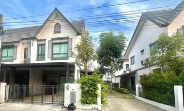 À vendre 3 chambres maison de ville à Bang Yai, Nonthaburi