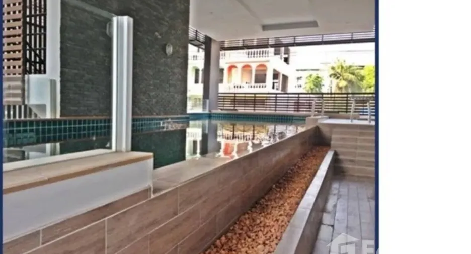 À louer studio condo à Phra Khanong, Bangkok