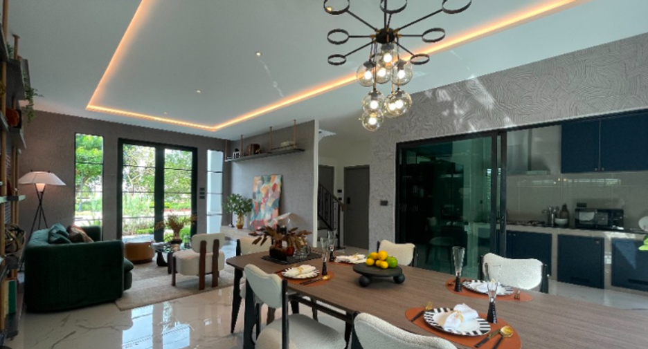 For sale 4 bedrooms house in Don Mueang, Bangkok
