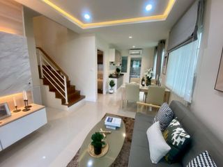 For sale 4 bedrooms townhouse in Bang Lamung, Chonburi