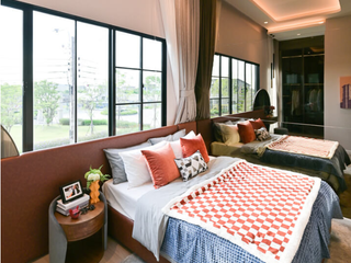 Casa adosada en venta de 2 habitaciones en Bang Sao Thong, Samut Prakan