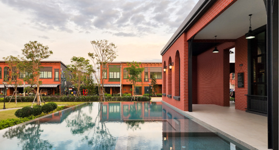 For sale 2 bedrooms townhouse in Bang Sao Thong, Samut Prakan