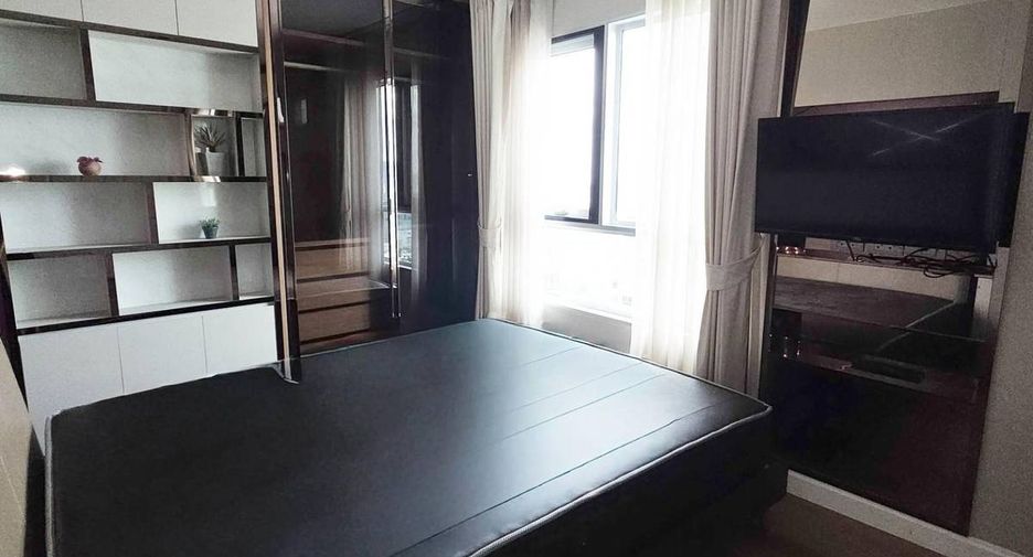 Wohnung zur Miete mit 3 Zimmer in Huai Khwang, Bangkok