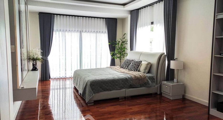 Casa en alquiler de 5 habitaciones en Lat Krabang, Bangkok