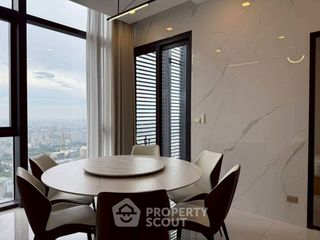 For rent 4 bedrooms condo in Huai Khwang, Bangkok