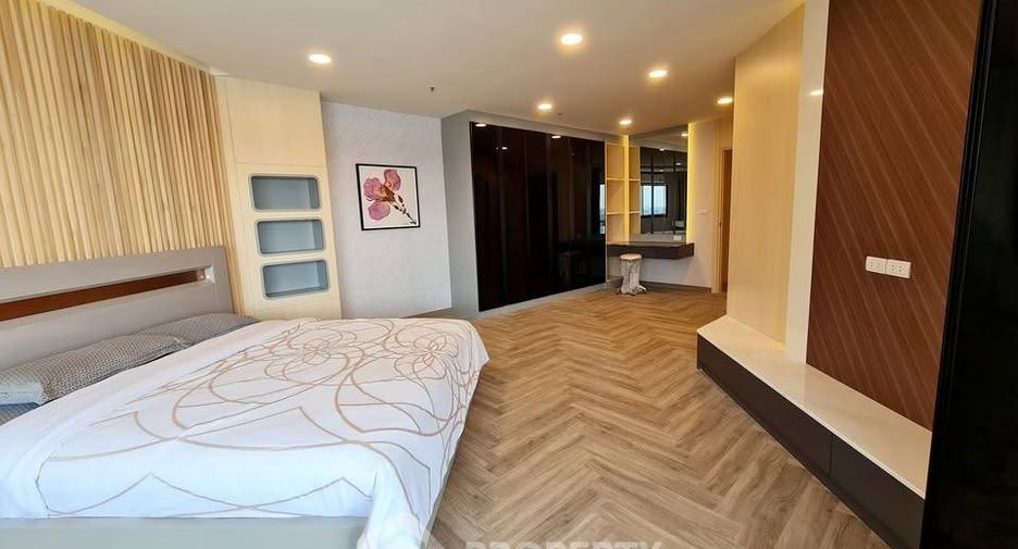 For rent 3 bedrooms condo in Rat Burana, Bangkok