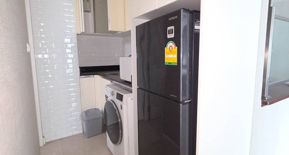 For rent 3 bedrooms condo in Huai Khwang, Bangkok