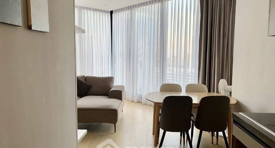 For rent 2 bedrooms condo in Huai Khwang, Bangkok