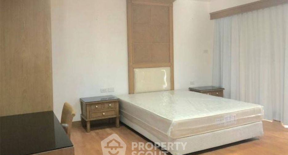 For rent 2 bedrooms apartment in Pathum Wan, Bangkok