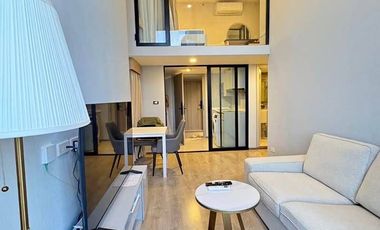 Condo en alquiler de 2 habitaciones en Huai Khwang, Bangkok