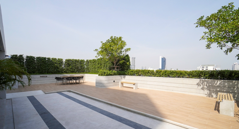 For sale 3 bedrooms condo in Huai Khwang, Bangkok